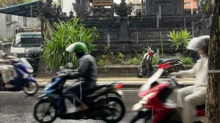 Alam Berubah, Manusia Beradaptasi: Cerita di Balik Cuaca Ekstrem