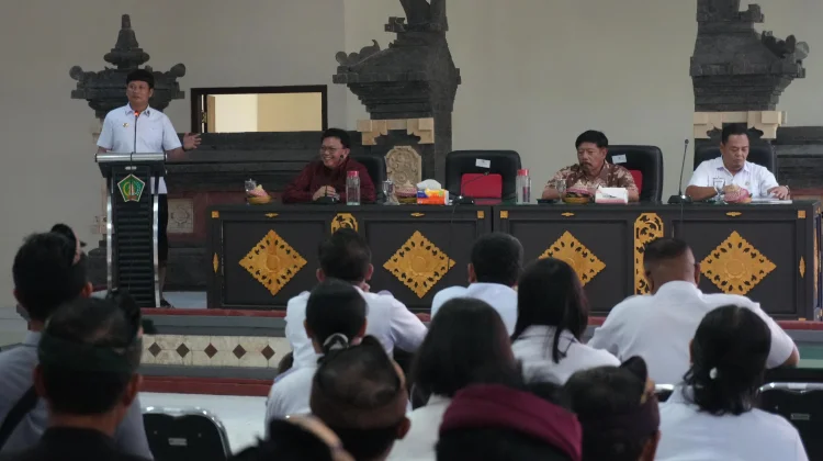 Program Satu Keluarga Satu Sarjana Disosialisasikan di Jembrana
