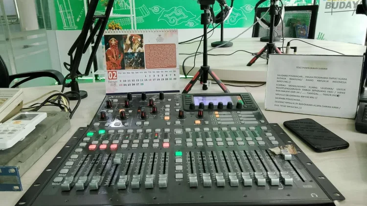 Televisi dan Radio Perlu Perkuat Peran sebagai Sumber Informasi Tepercaya