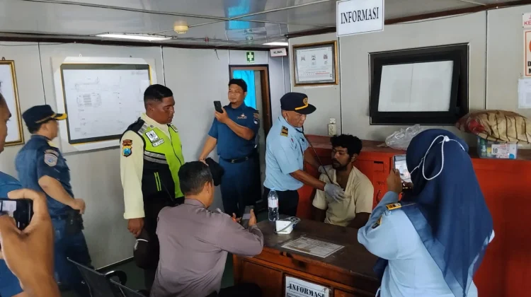 Jatuh ke Laut, Pria Asal Lumajang Berhasil Diselamatkan