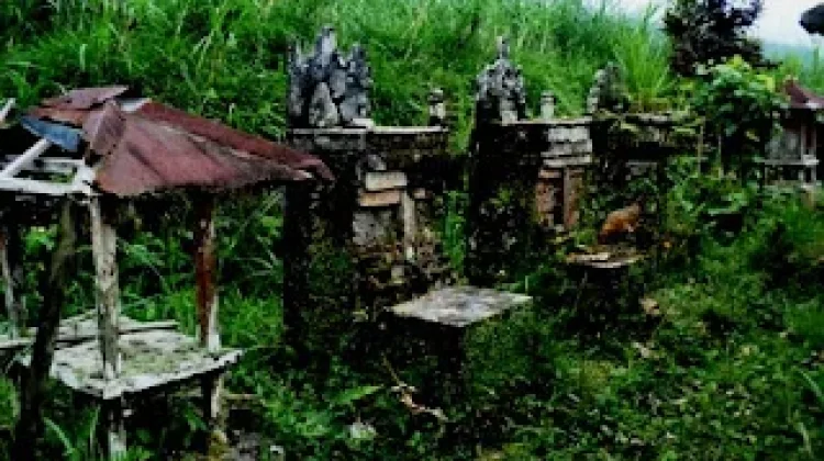 Pura Tunggul Besi, Pancer Jagat di Lereng Gunung Agung