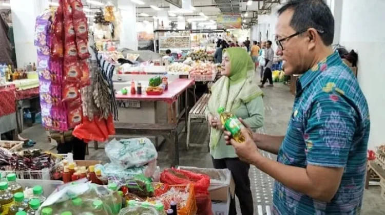 Minyak Goreng Langka, Pedagang Pasar Negara Menjerit