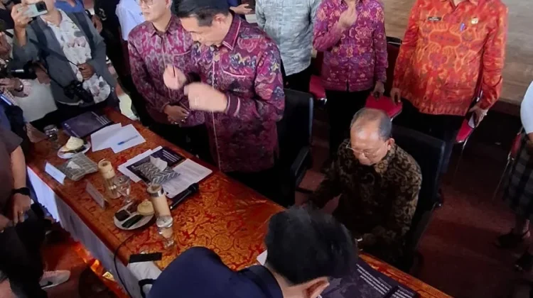 Mahasiswa Unud Siap Turun Lagi jika Sampah Bali Tak Kunjung Tertangani