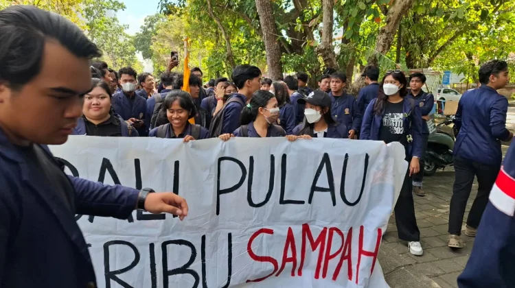 Wayan Koster Bantah Isu Komersialisasi TPA Suwung