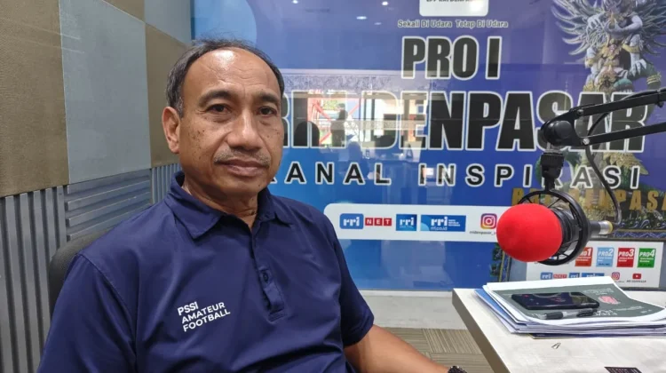 Pecinta Bola Menanti Siaran Pesta Bola Dunia RRI