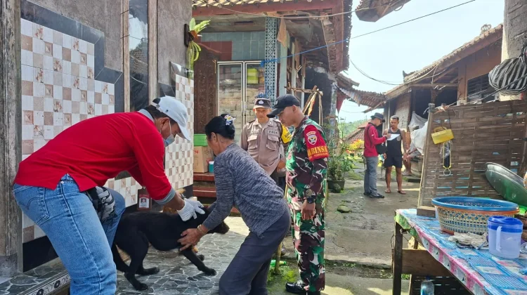 Babinsa Garda Terdepan Perkuat Benteng Cegah Rabies