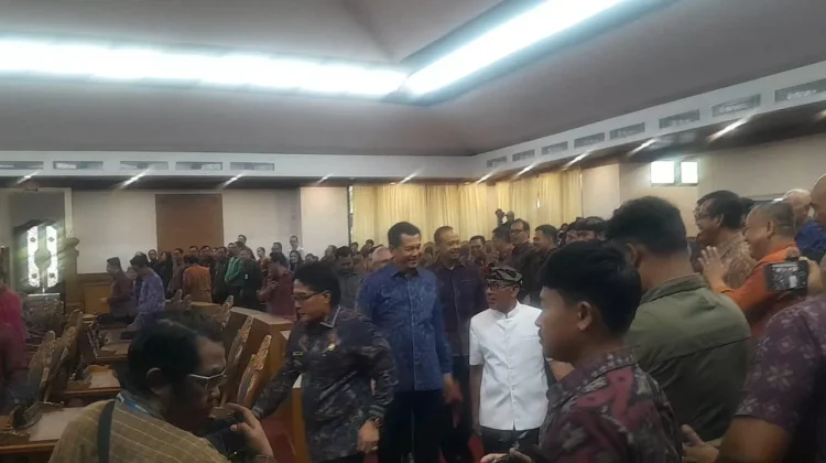DPRD Bali Sampaikan Rekomendasi LKPJ Kepala Daerah Tahun 2025