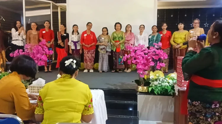 Lomba Kebaya Ibu-ibu Lansia WBI Negara Meriahkan Hari Kartini