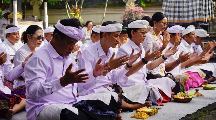 Pemkab Klungkung Gelar Persembahyangan Peringati Hari Puputan dan HUT Kota