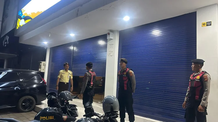 Polsek Nusa Penida Laksanakan Patroli Malam di Kantor Perbankan