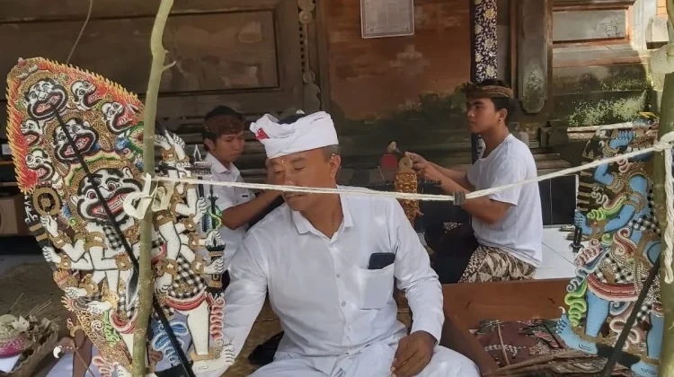 Pementasan Wayang Lemah Sebagai Pelengkap Yadnya