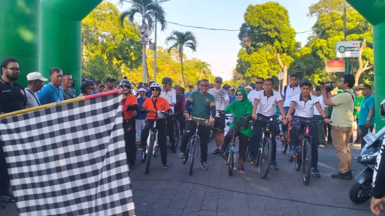 Dorong Kesadaran Kesehatan, Danramil Gianyar Hadiri Fun Bike Bersama Masyarakat