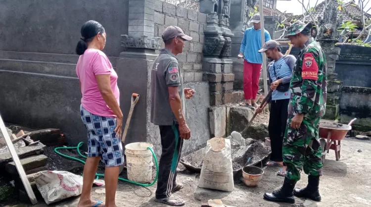 Babinsa Jatiluwih Buktikan Kepedulian TNI terhadap Warga