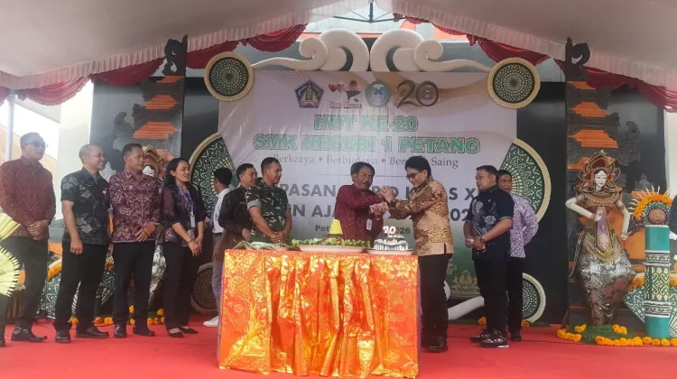 Wagub Giri Prasta Dorong Lahirnya Petani Muda Unggul