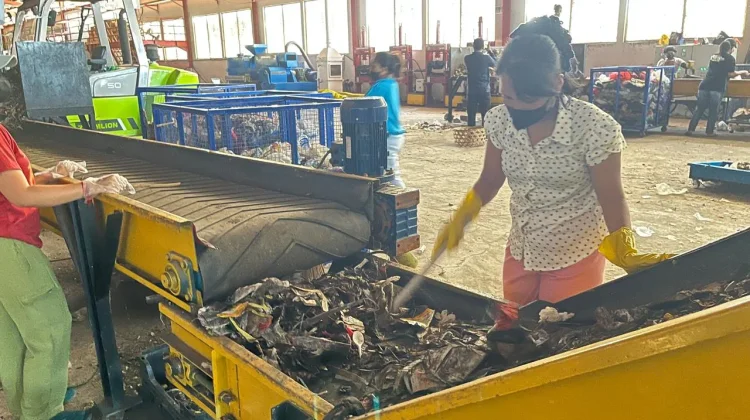 Desa Adat Kesiman Perkuat Pemilahan Sampah dan Sosialisasi Operasional TPST