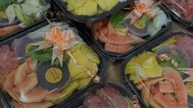 Harga Plastik Melonjak, Pedagang di Denpasar Putar Otak Tekan Biaya