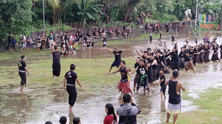 Permainan Kuno Tarian Rakyat Megoak Goakan Desa Panji