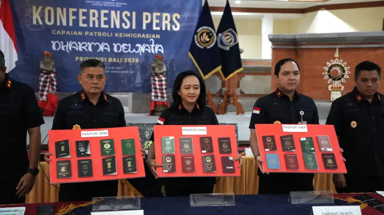 "Patroli Dharma Dewata" Imigrasi Bali Amankan 62 WNA Bermasalah