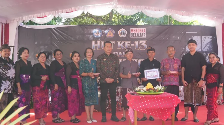 Rayakan HUT SKALIRA, Bupati Kembang: Siap Bersaing Global