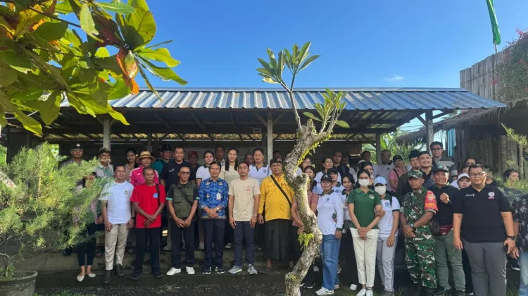 Peduli Kebersihan dan Kelestarian Alam, Aksi Penuangan Eco Enzyme Hadir di Gianyar