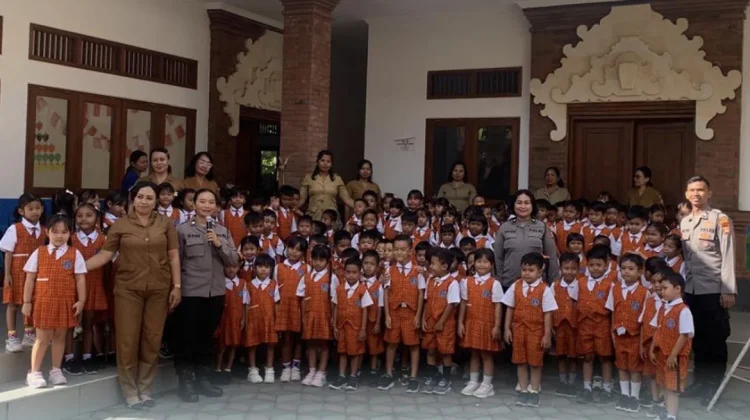 Satbinmas Polres Badung Edukasi Keselamatan dan Anti Kekerasan