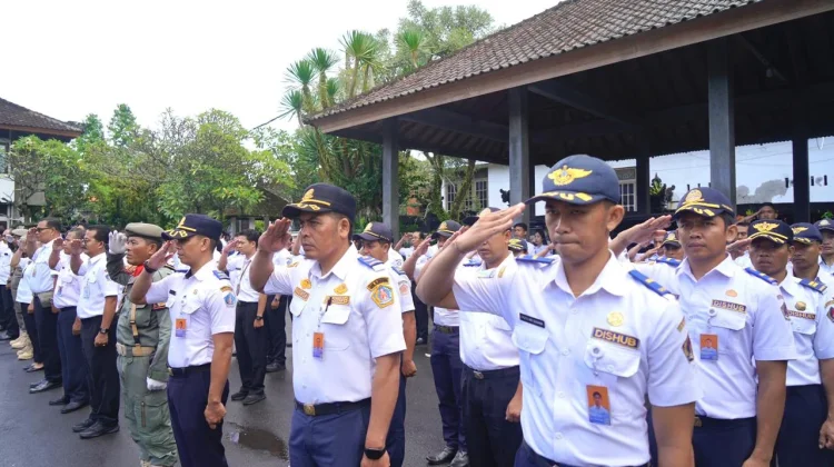 Bupati Klungkung Pimpin Apel HUT Satpol PP Satlinmas dan Pemadam Kebakaran