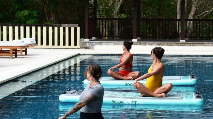 Tren Floating Pilates : Sensasi Olahraga di Atas Air