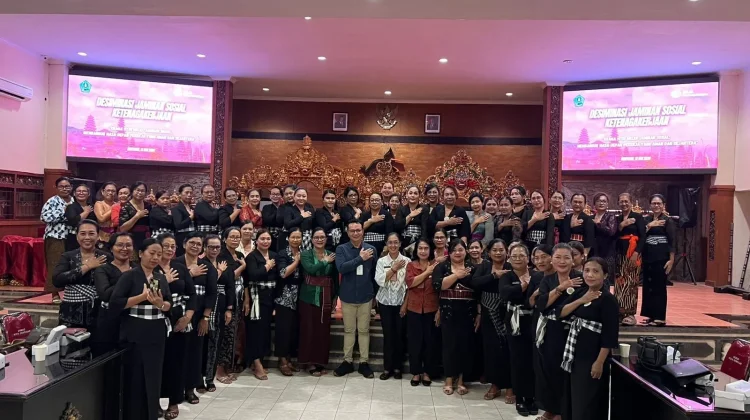 Krama Istri Desa Adat se-Denpasar Ikuti Diseminasi Manfaat Jamsostek