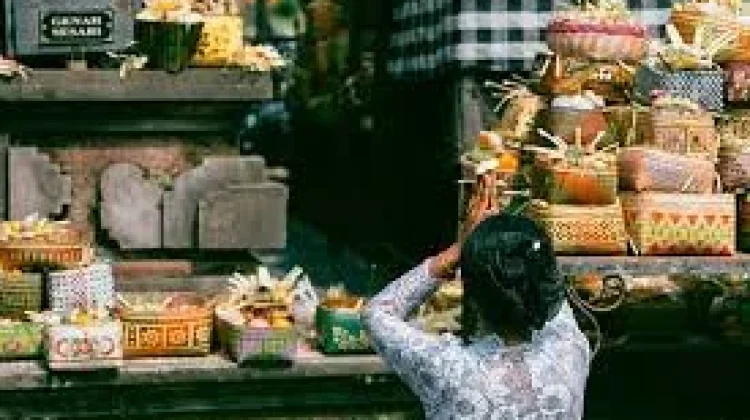 Viral Tradisi Sesari di Bali, Benarkah Sudah Kehilangan Nilai Bhakti?