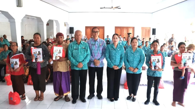 Aksi Sosial “Bergerak dan Berbagi” TP PKK Provinsi Bali Sasar Tiga Desa di Jembrana