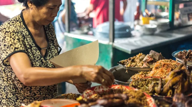 Harga Sembako Naik, Pedagang Makanan Pilih Pertahankan Harga Jual