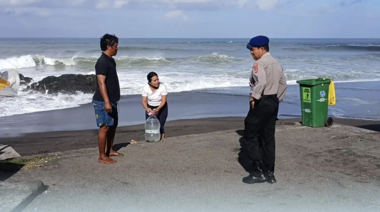 Satpolairud Badung Gencarkan Sosialisasi Keselamatan di Pantai