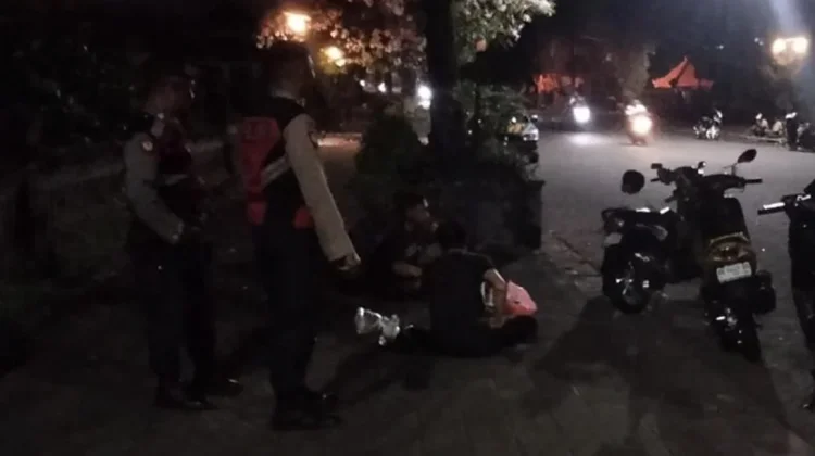 Patroli Malam Sat Samapta Sentuh Tongkrongan Remaja Tekan Potensi Kejahatan