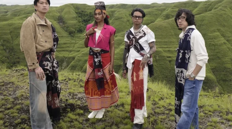 Weird Genius Rilis Single Terbaru ‘Your Side’