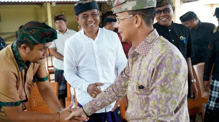 Buka Sosialisasi P4GN untuk Bendesa Adat se-Kecamatan Banjarangkan