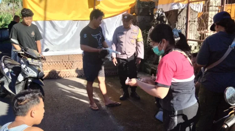 Bhabinkamtibmas Desa Tusan Amankan Kegiatan Vaksinasi Rabies