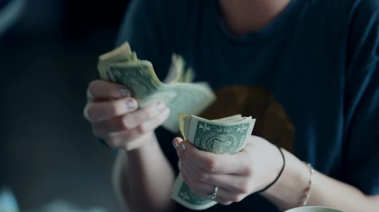 Mengenal Dark Pattern Trik Psikologi yang Membuat Kita Candu Belanja di Game