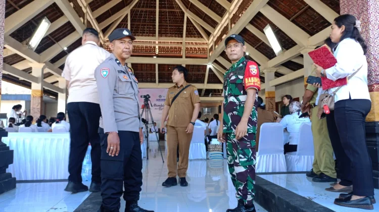 Babinsa Kawal Aksi Sosial TP Posyandu Bali di Dawan