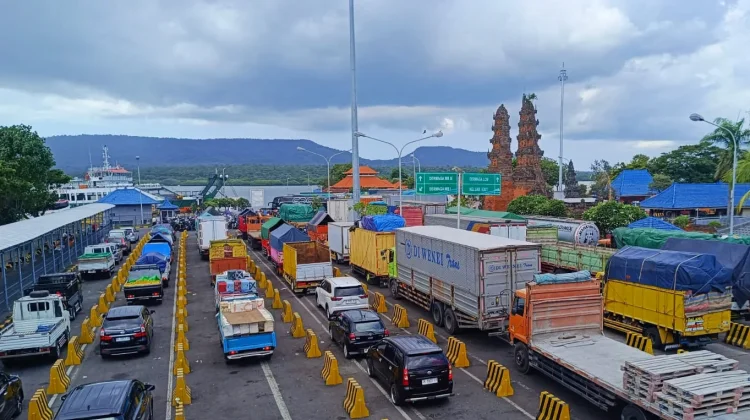 Idul Adha, Ribuan Pemudik Padati Gilimanuk