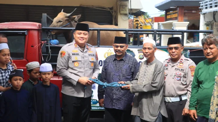 Polres Klungkung Serahkan Hewan Qurban Sambut Hari Raya Iduladha 1447 H
