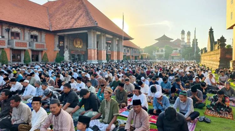 Kebersamaan Warnai Iduladha di Mapolda Bali