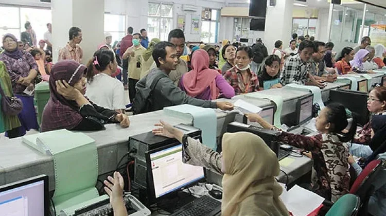 Budaya Antre dan Administrasi BPJS Kesehatan Masih Jadi Keluhan Masyarakat