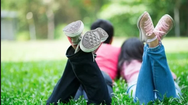 Kandungan BpA dalam Kemasan Makanan dan Minuman Picu Pubertas Dini pada Anak