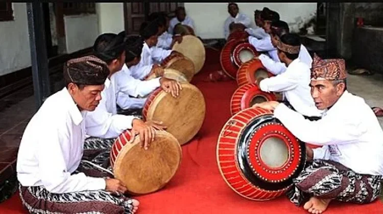 Kompang Alat Musik Tradisional Bernuansa Islami Jawa