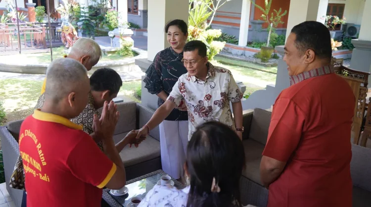 Audiensi Panitia Perayaan Hari Suci Waisak Kabupaten Klungkung
