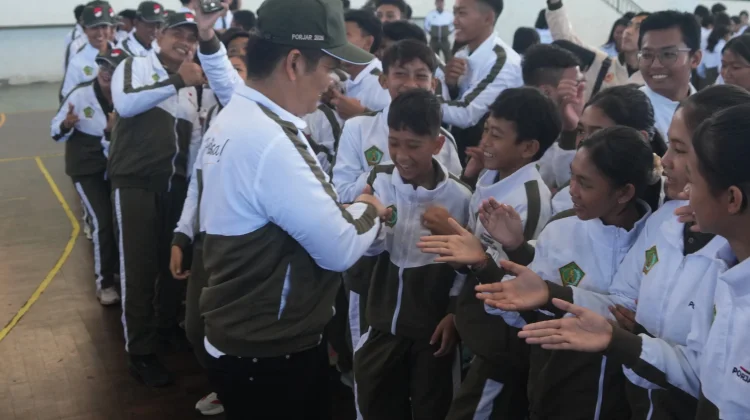 Targetkan Lima Besar, Bupati-Kembang Lepas Ratusan Atlet PORJAR