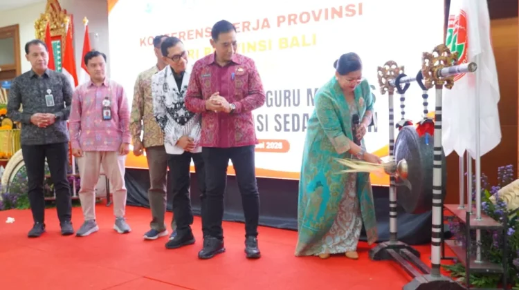 Hadiri Konkerprov PGRI Bali, Putri Koster Dorong Kompetensi Guru