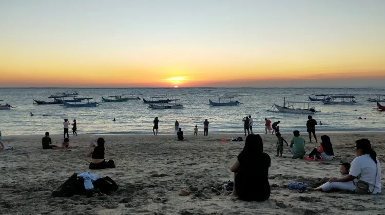 Tak Perlu Jauh, Tiga Pantai Dekat Denpasar ini Sajikan Sunset Menawan