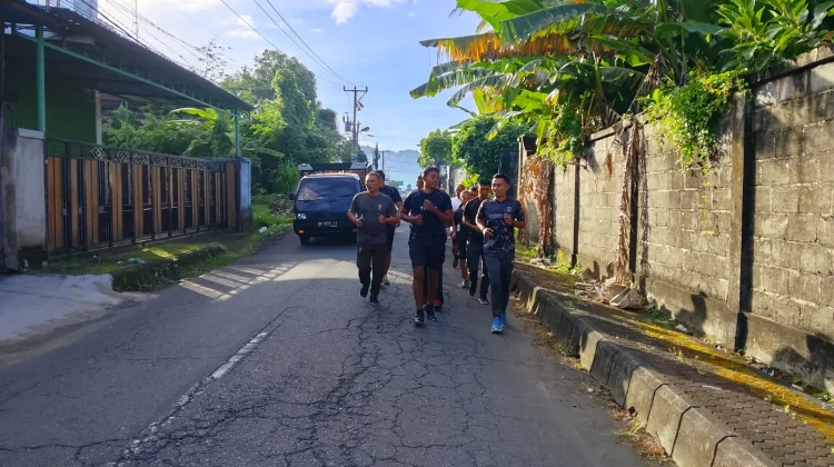 Kodim Klungkung Gelar Binsik Pagi Jaga Kebugaran Personel