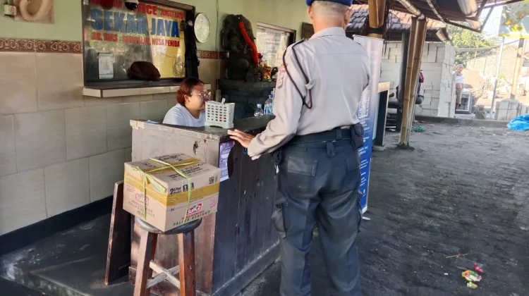 Sat Polairud Polres Klungkung Patroli di Pelabuhan Banjar Bias